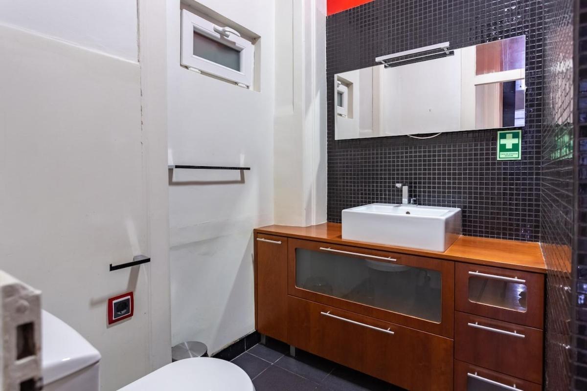 Bright 2 Bedroom Apt 100M From Av. Liberdade Лісабон Екстер'єр фото